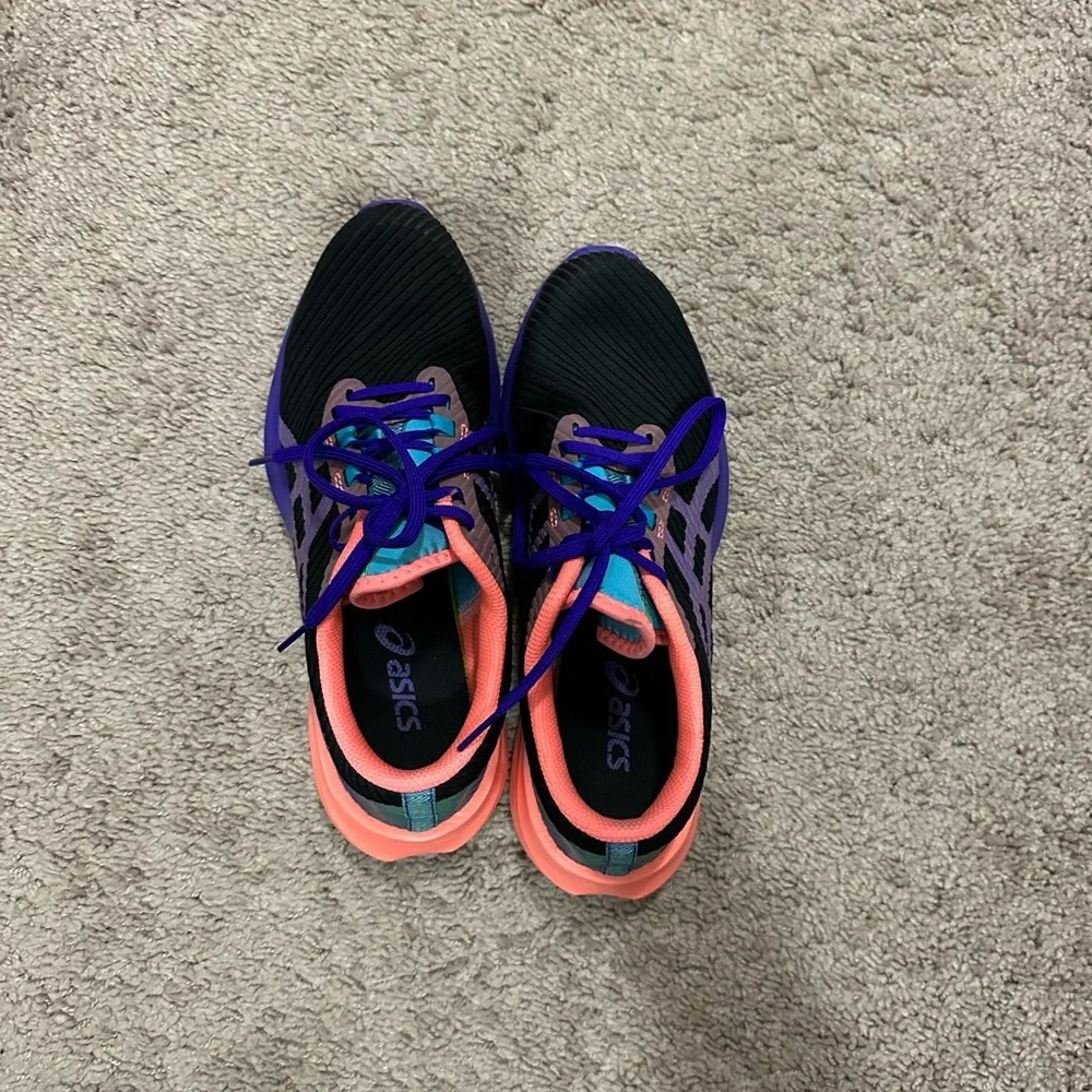 Asics Running Shoe - Picture 5 of 6